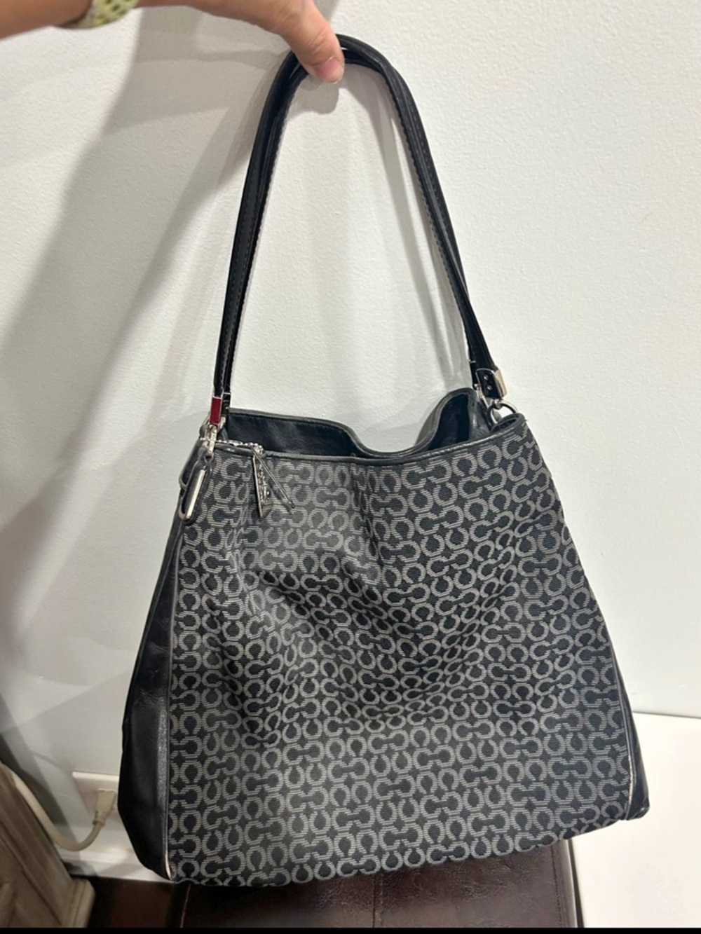 COACH Madison Needlepoint Black & Grey Op Art Phoebe Shoulder Bag #F26281 EUC
